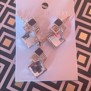 Fashion Jewelry Gold and Black Square Necklace Set